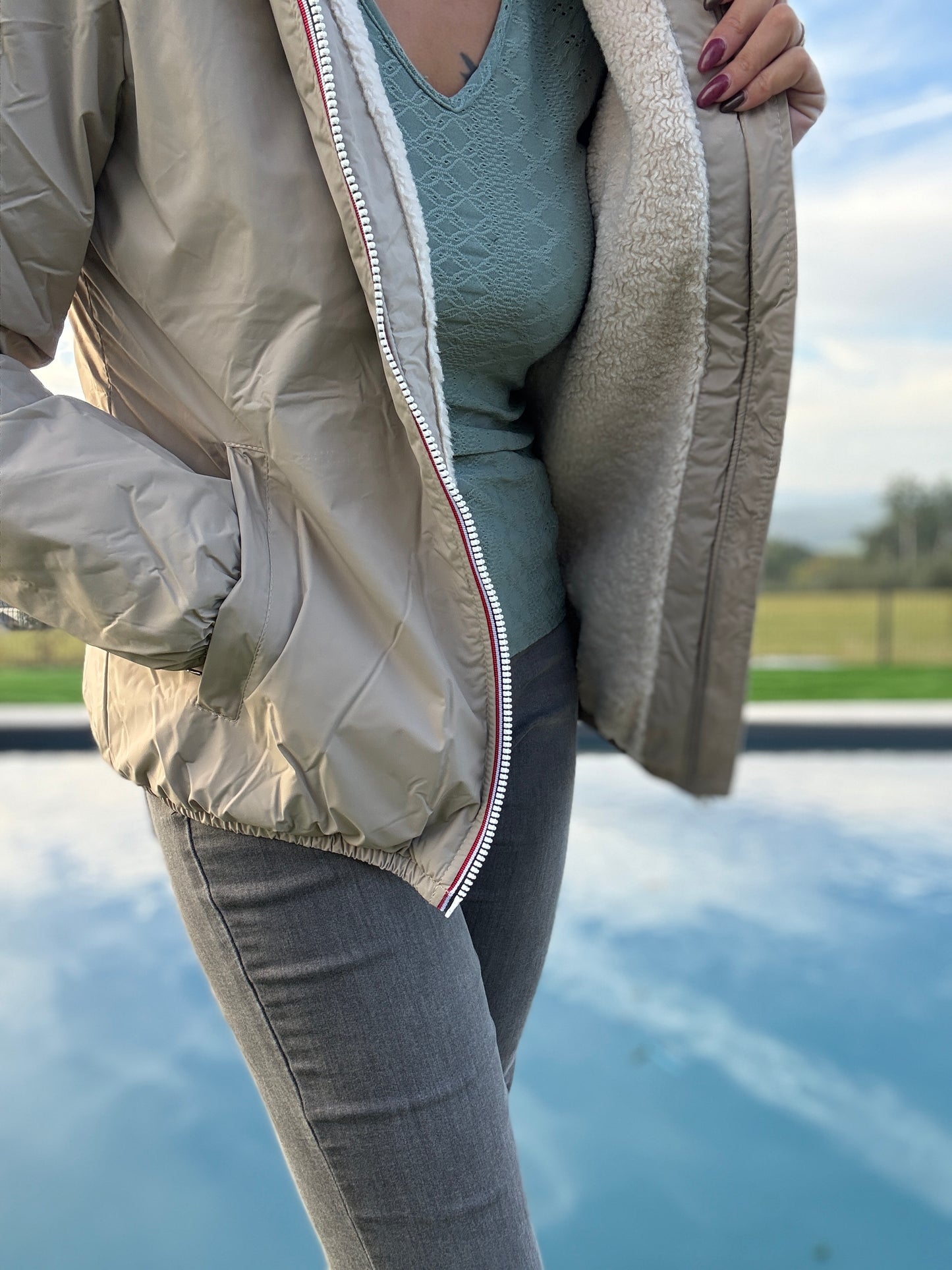 Laura Jo - Imperméable fourré court fausse fourrure beige intérieur imitation sherpa beige