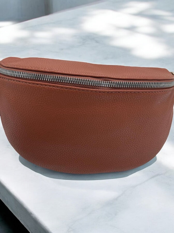 Sac banane simili cuir marron double fermeture