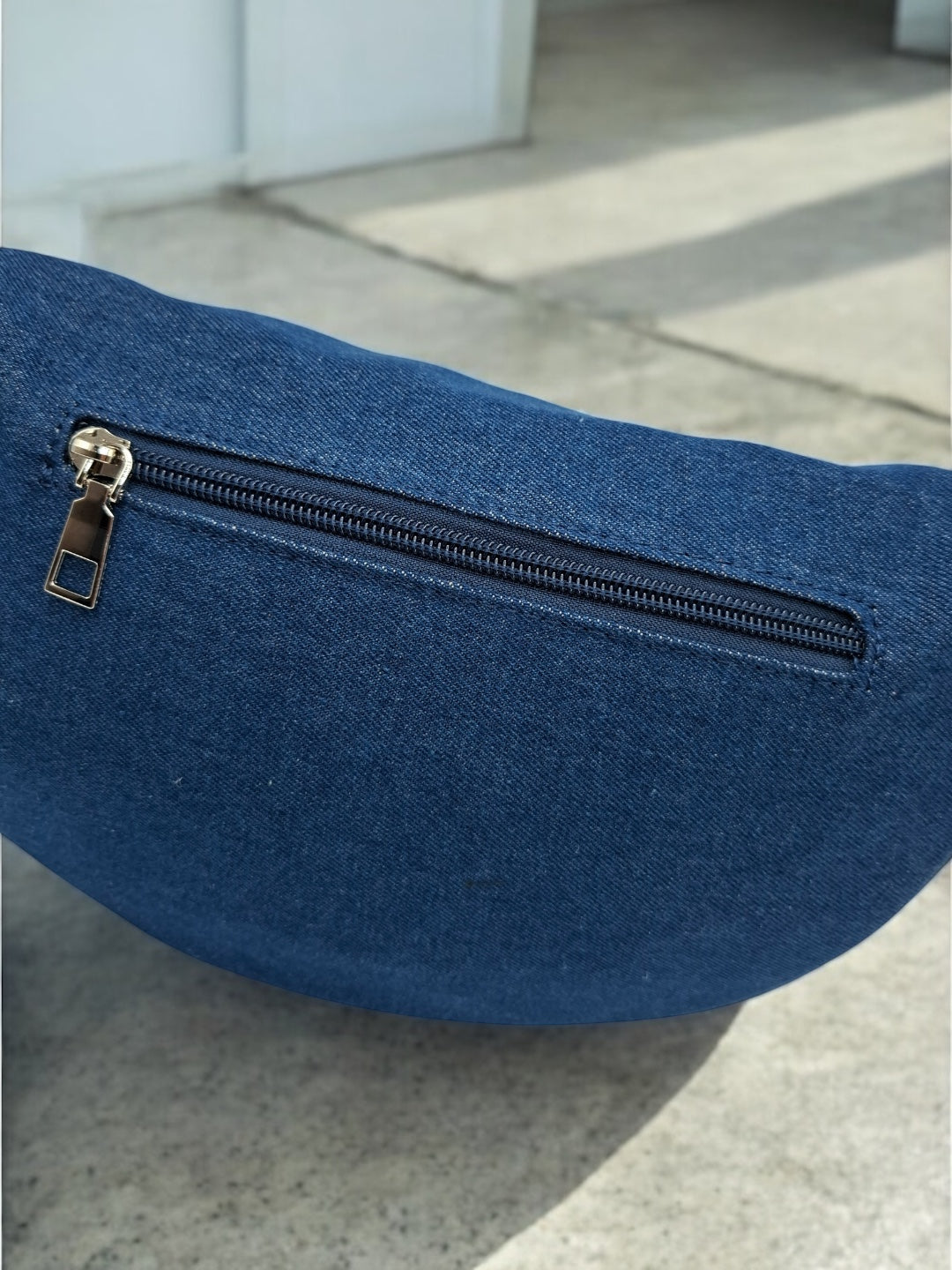 Sac banane en tissu jeans denim bleu foncé 2 poches