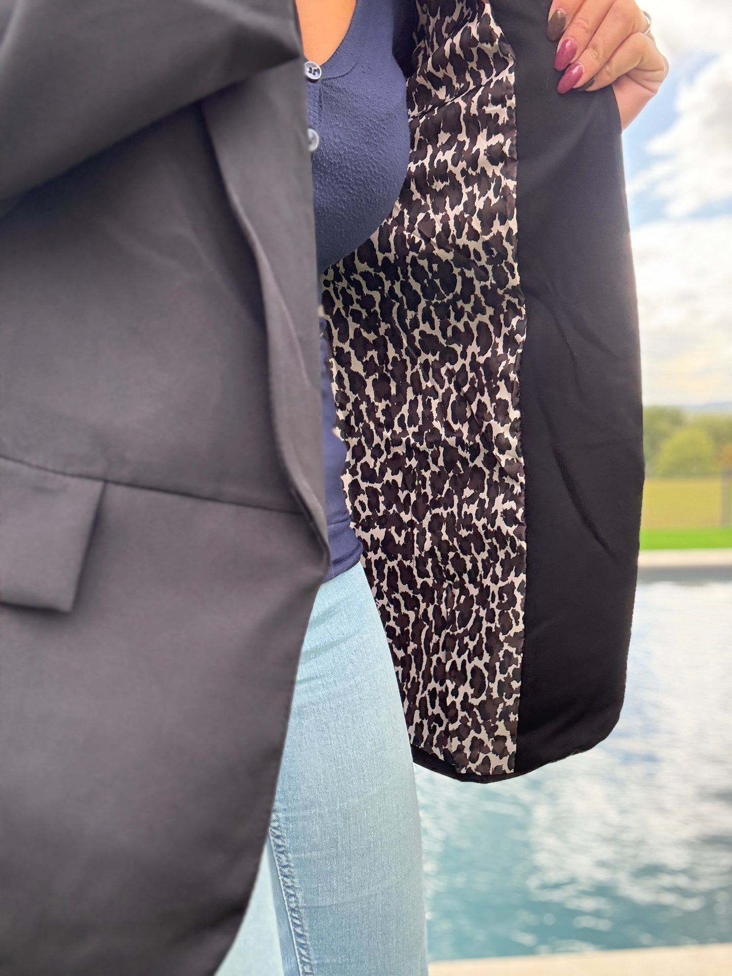 Veste blazer noir avec détails léopard