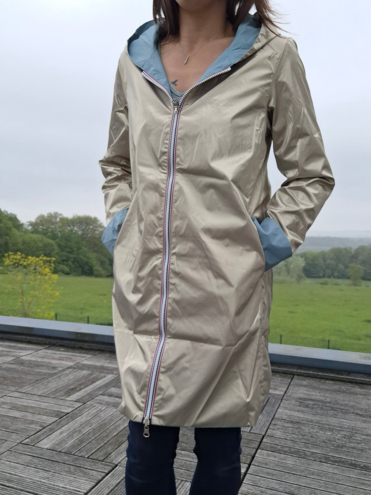 Laura Jo - Imperméable réversible long sans garnissage ouate couleur bleu ciel/doré