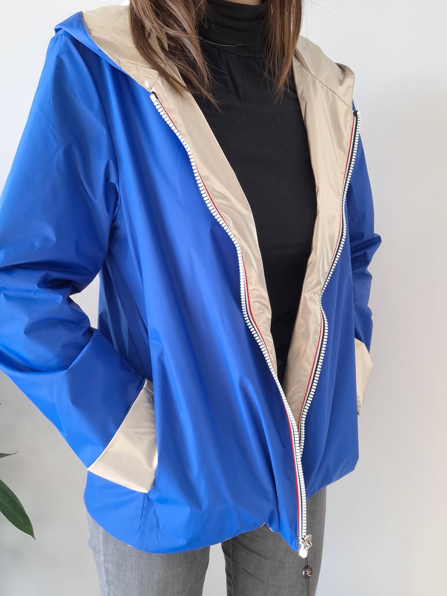 Laura Jo - Imperméable réversible court sans garnissage ouate couleur bleu électrique doré