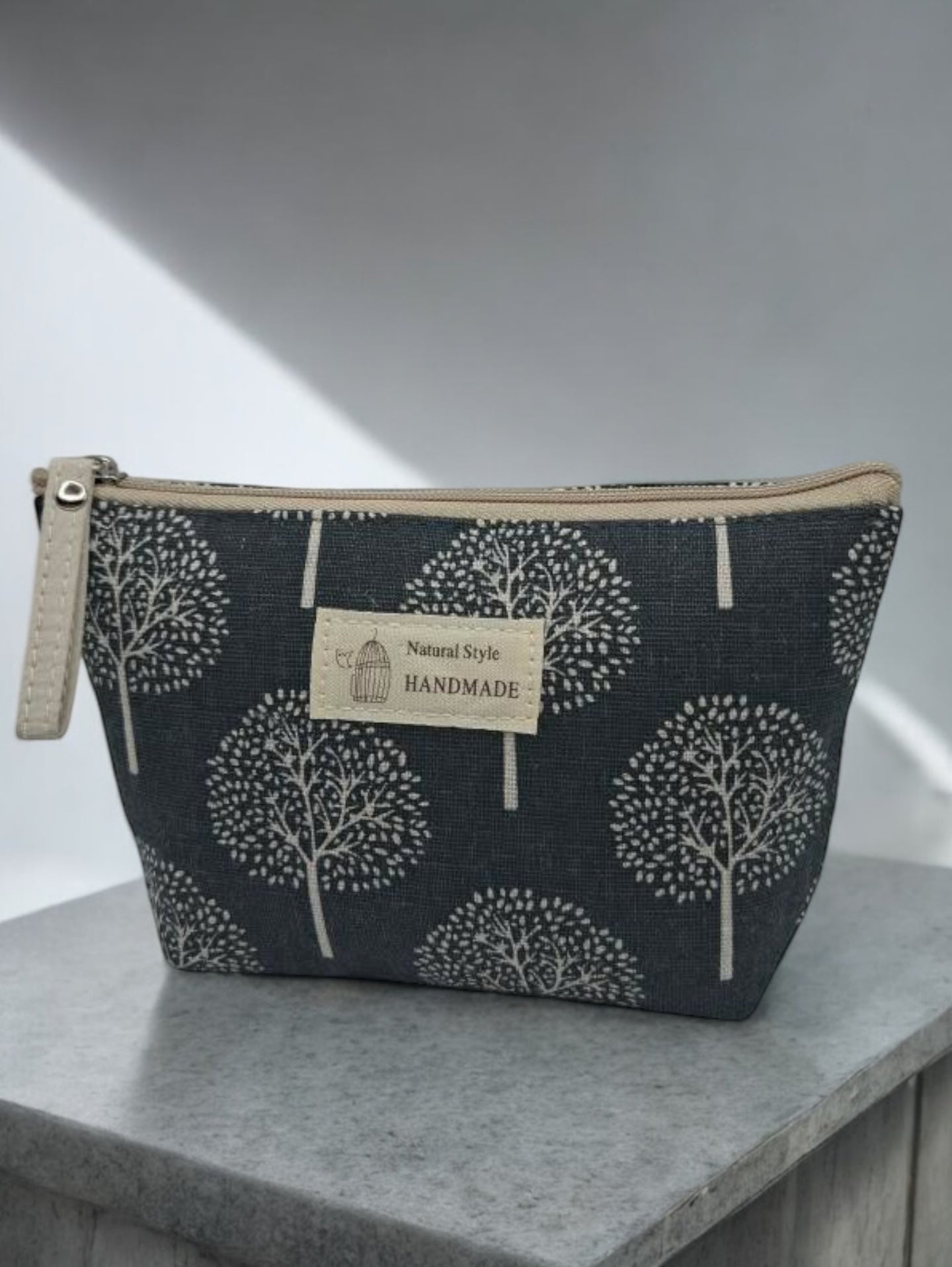 Trousse en coton gris motifs arbres blanc