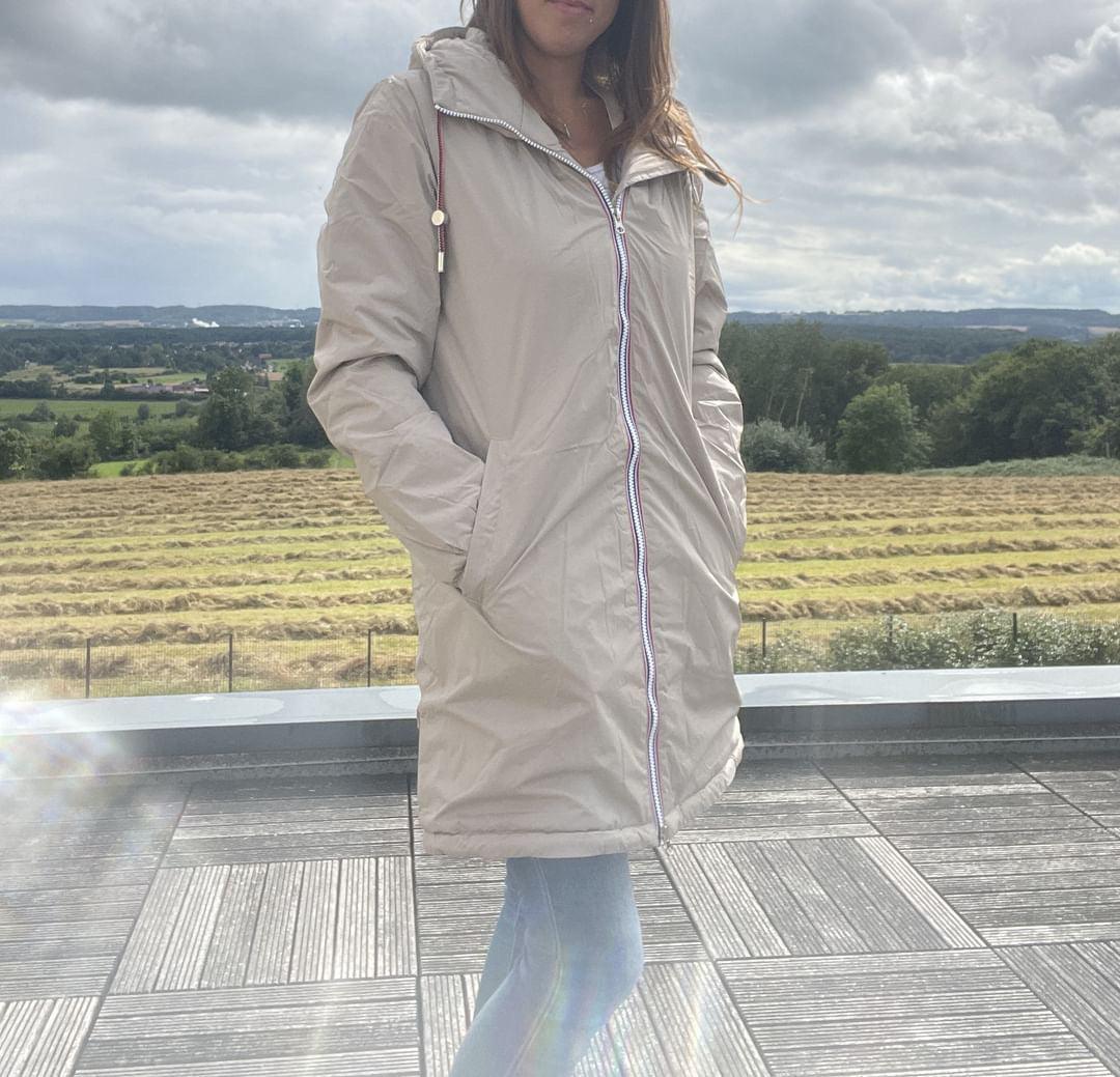 Laura Jo - Imperméable long doublé en fausse fourrure cordon tricolore couleur beige