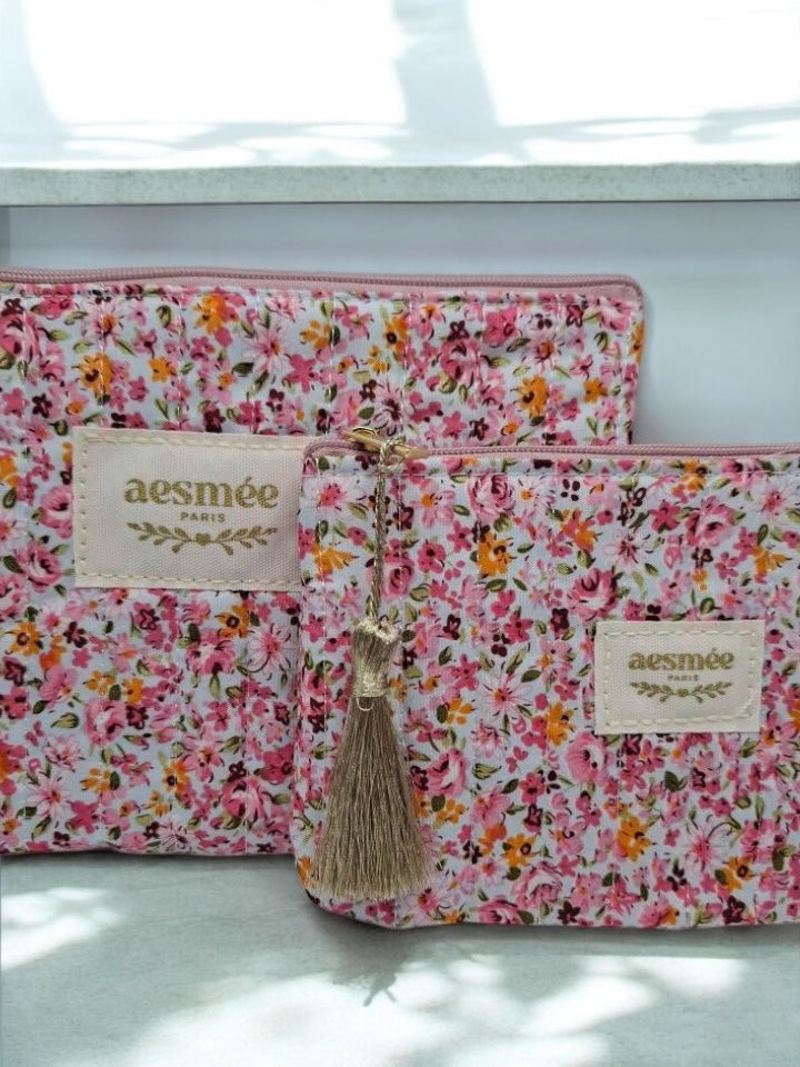 Trousse et pochette en coton motif floral avec des nuances de rose, jaune et blanc