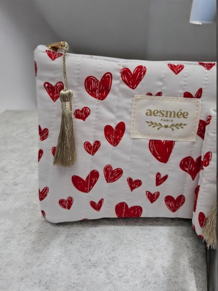 Trousse et pochette en coton à motifs cœurs rouges