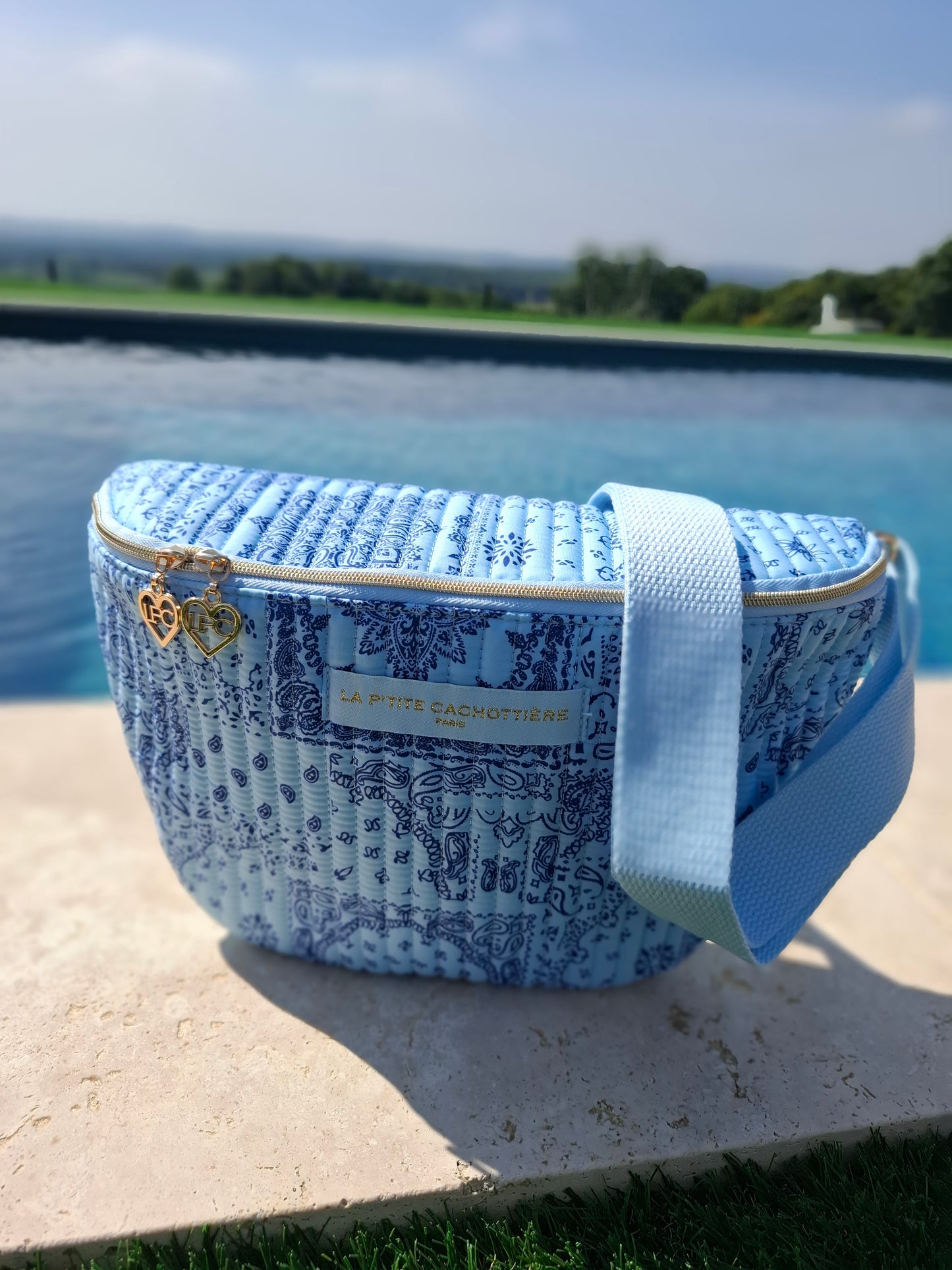 Sac banane en coton matelassé bleu design paisley bleu marine « La Ptite cachottière »
