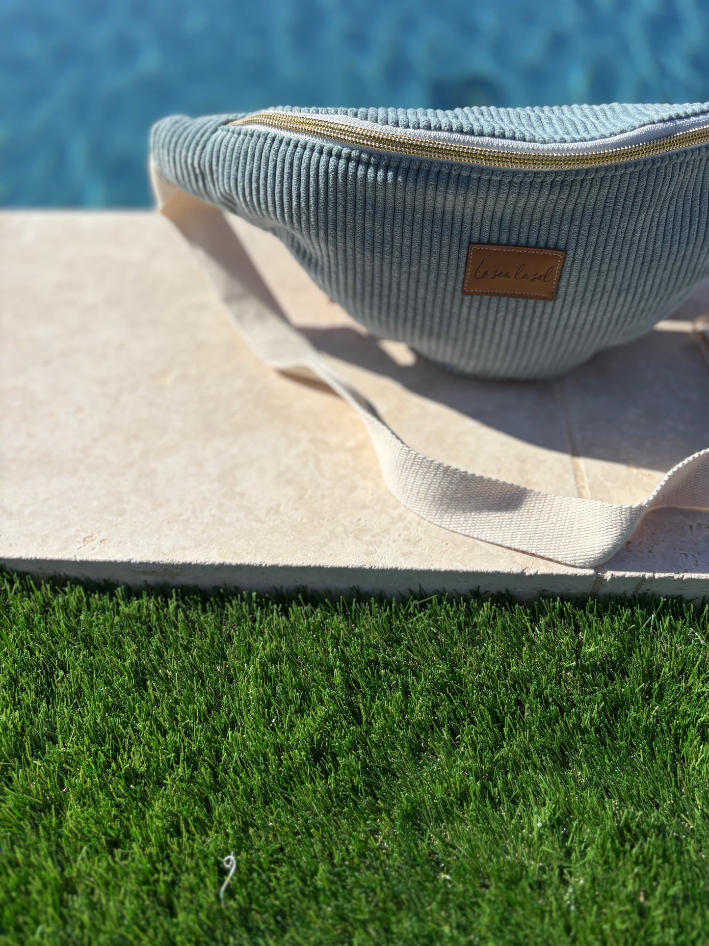 Sac banane tout velours cotelé bleu clair fait main