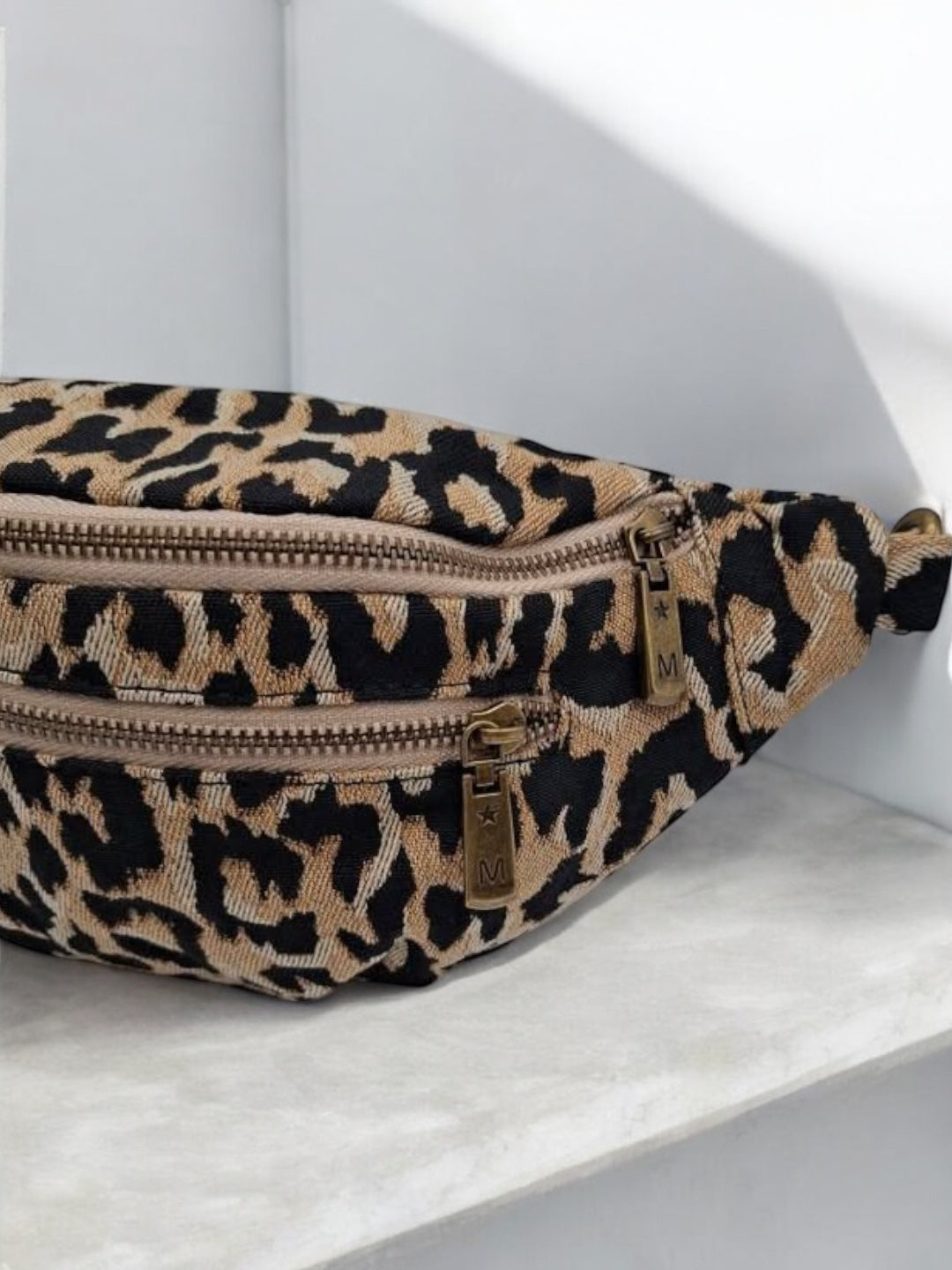 Sac banane en tissu à motif léopard camel 2 poches