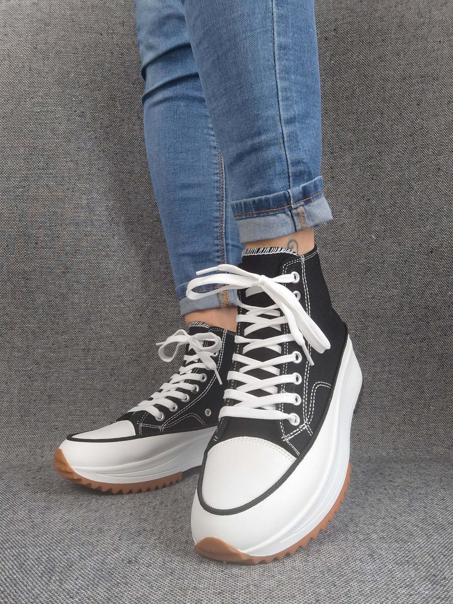 Chaussures baskets haute plate-forme toile noir et blanc