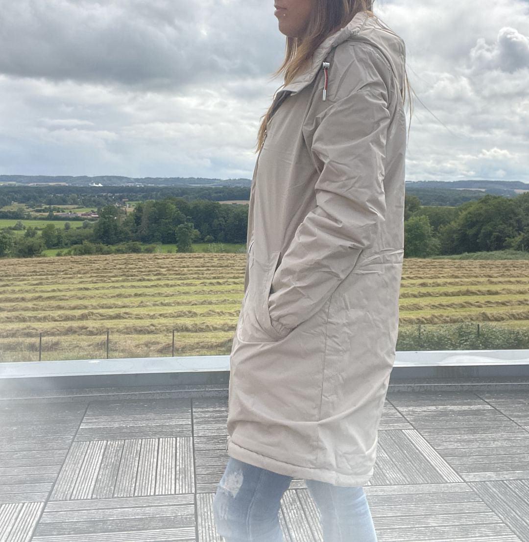 Laura Jo - Imperméable long doublé en fausse fourrure cordon tricolore couleur beige