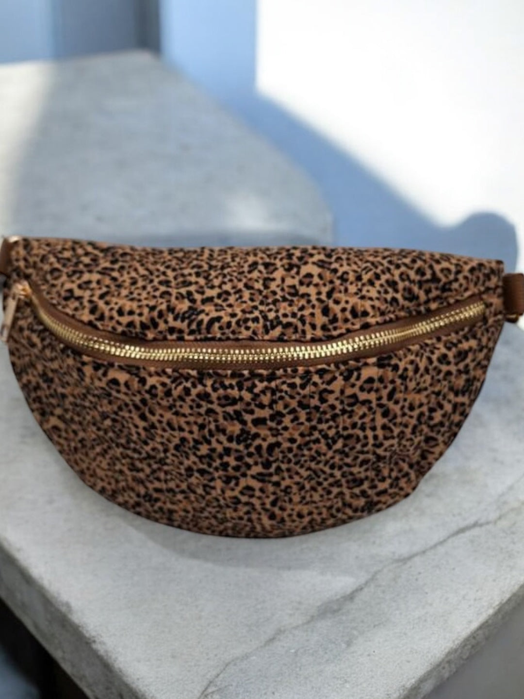 Sac banane camel motifs léopard matelassé en coton