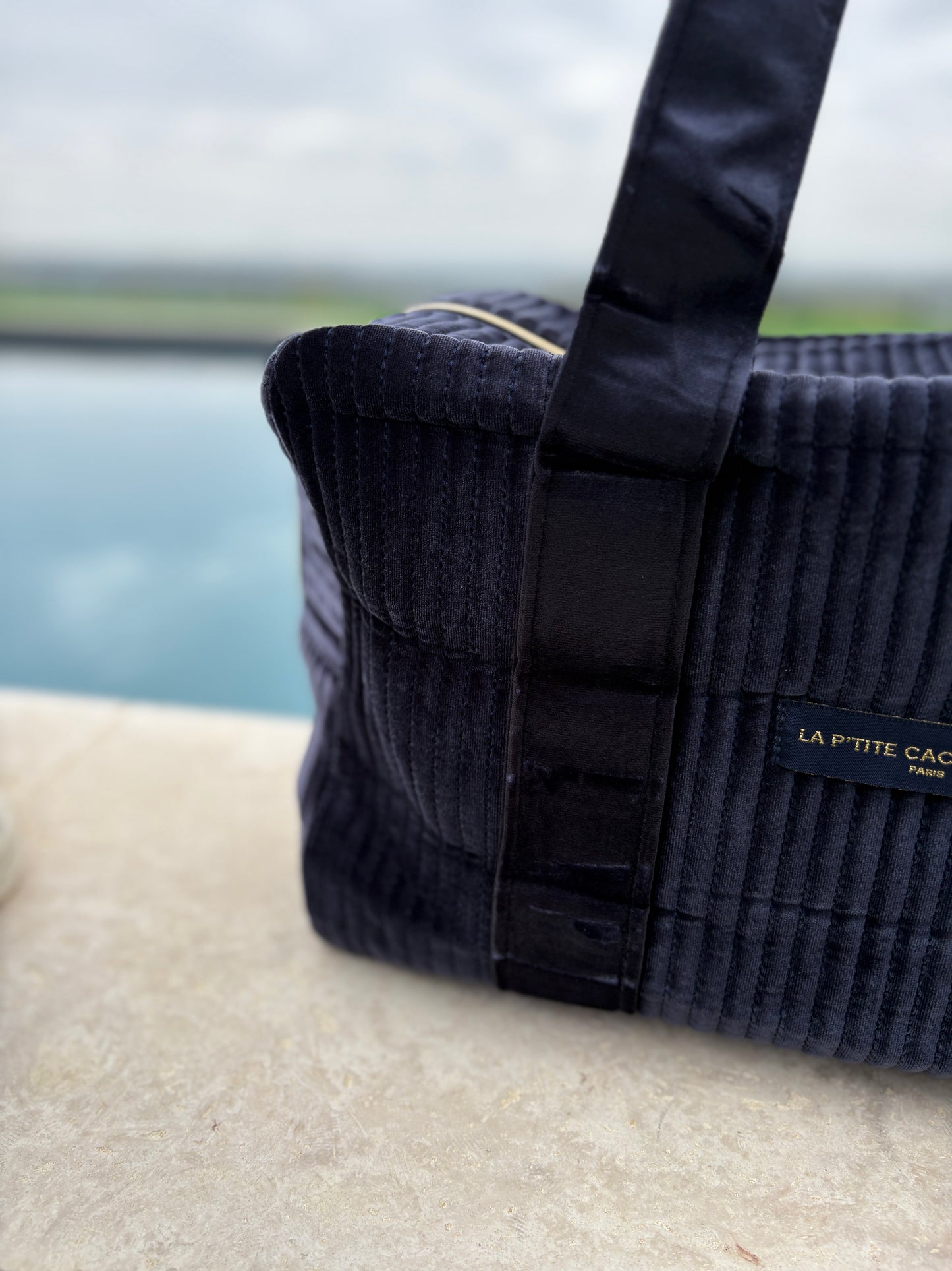 Sac week-end de voyage polochon velours matelassé bleu marine