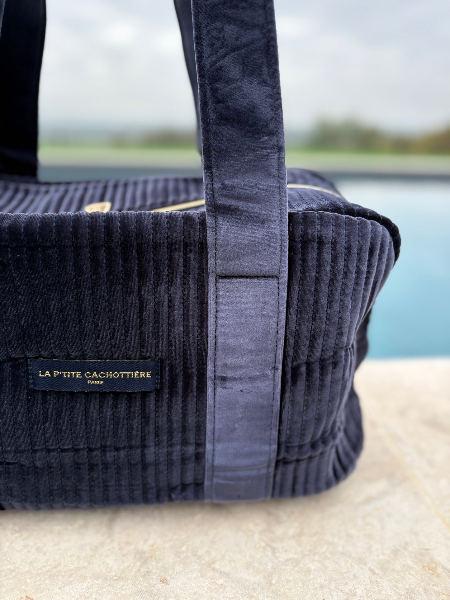 Sac week-end de voyage polochon velours matelassé bleu marine