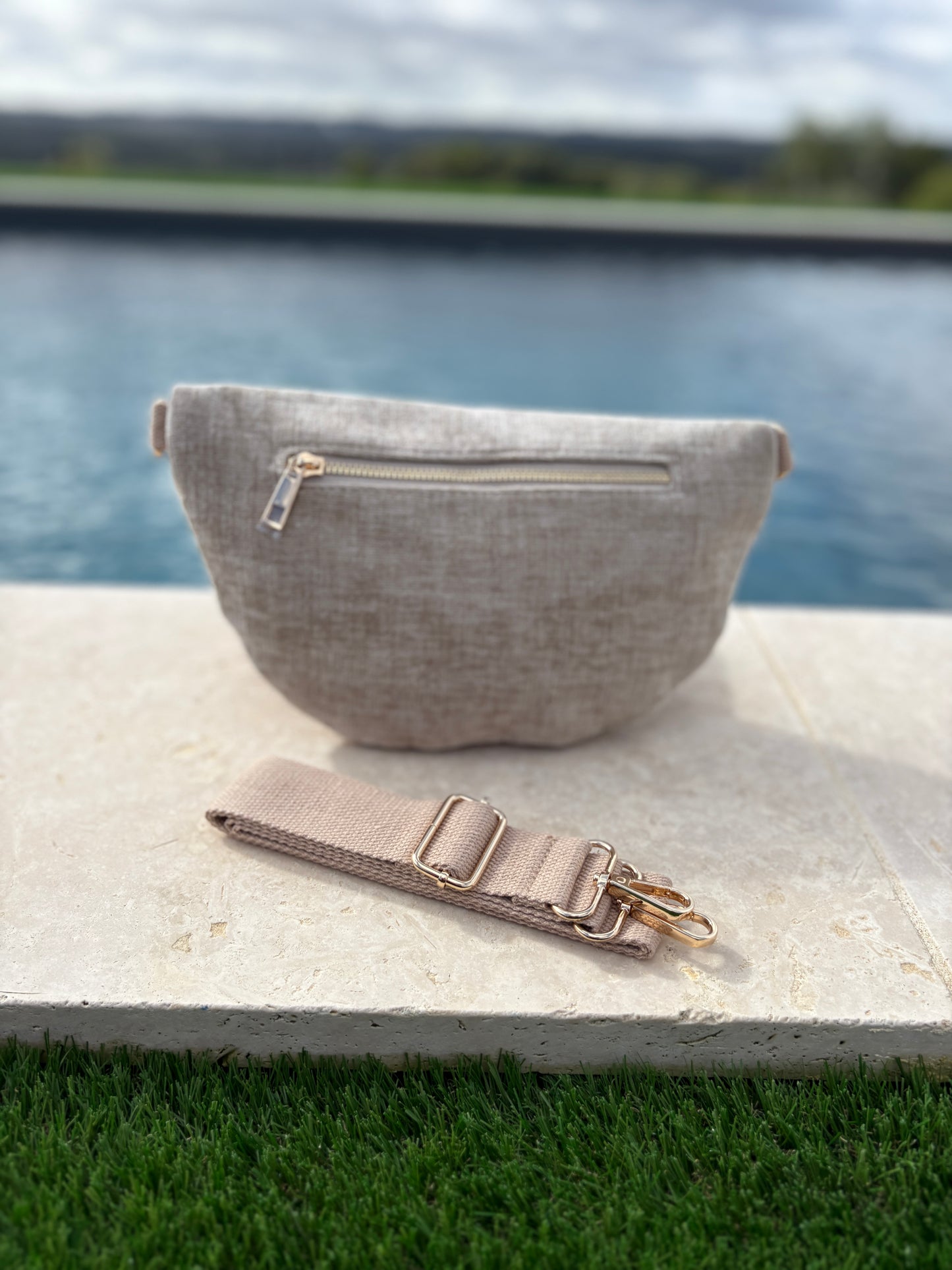 Sac banane en tissu velours texturé beige gris