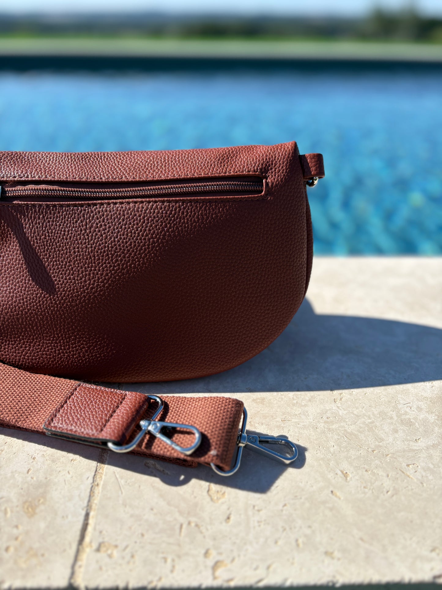 Sac banane simili cuir marron double fermeture