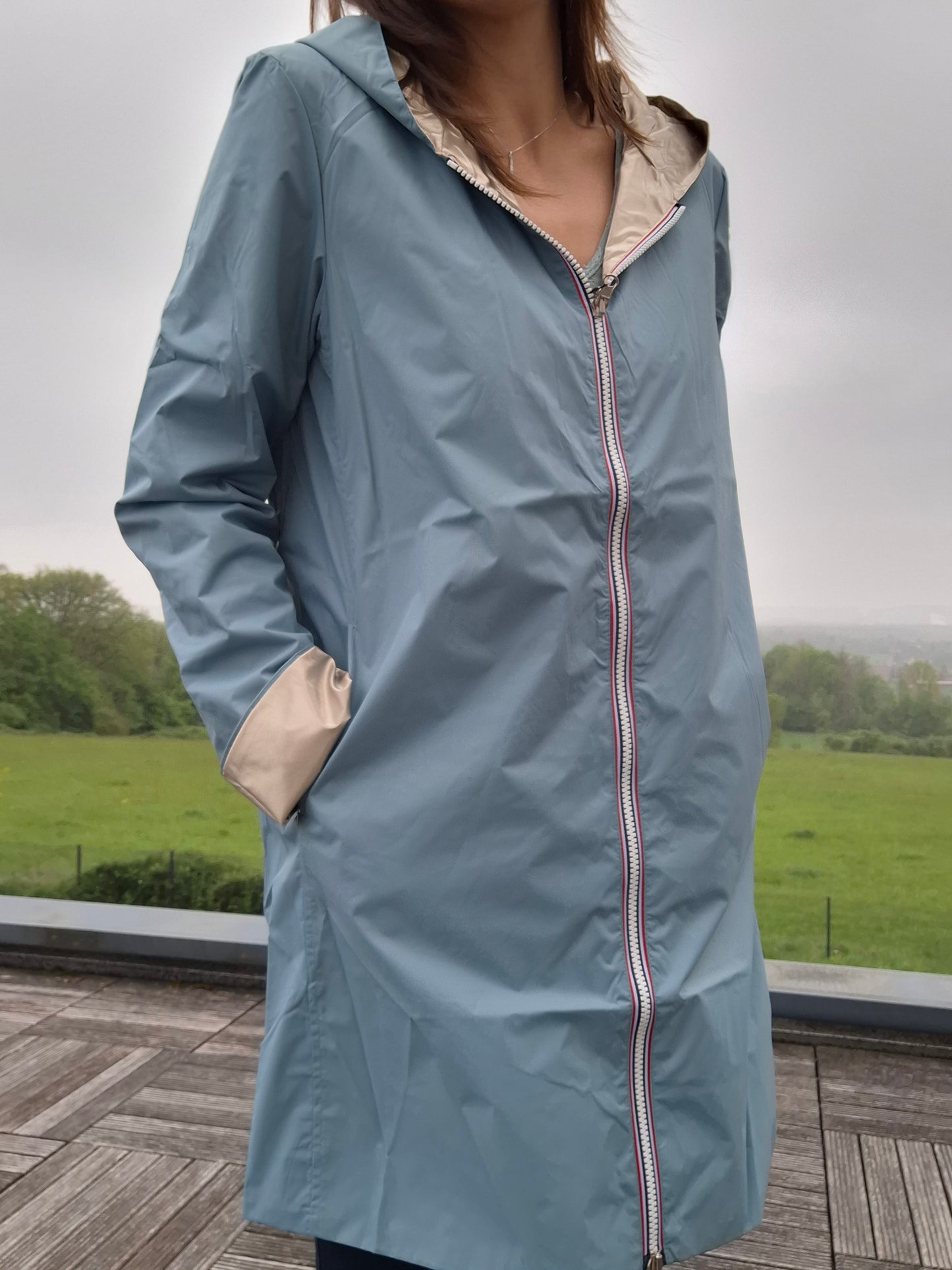 Laura Jo - Imperméable réversible long sans garnissage ouate couleur bleu ciel/doré