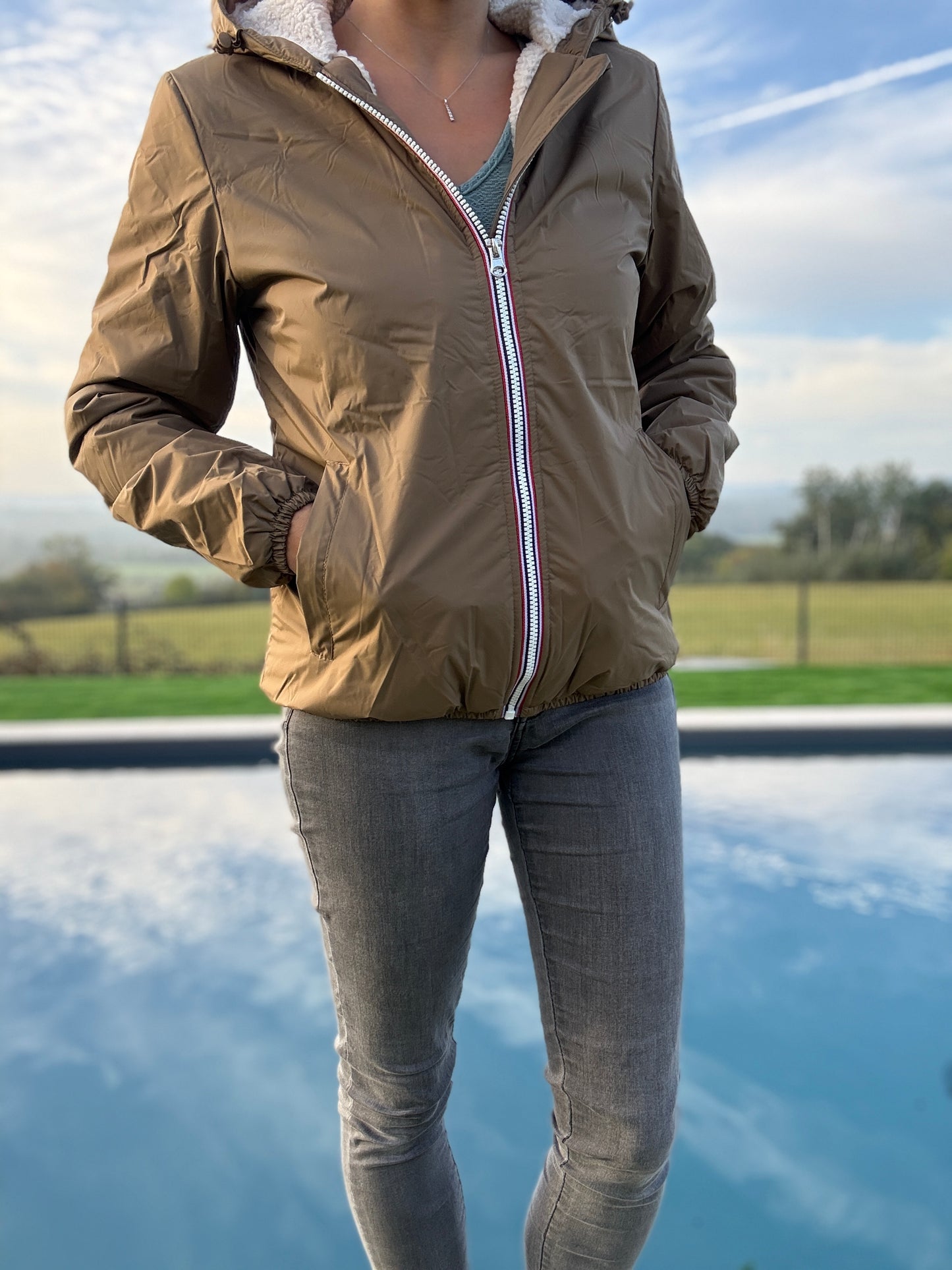 Laura Jo - Imperméable fourré court fausse fourrure camel intérieur imitation sherpa beige