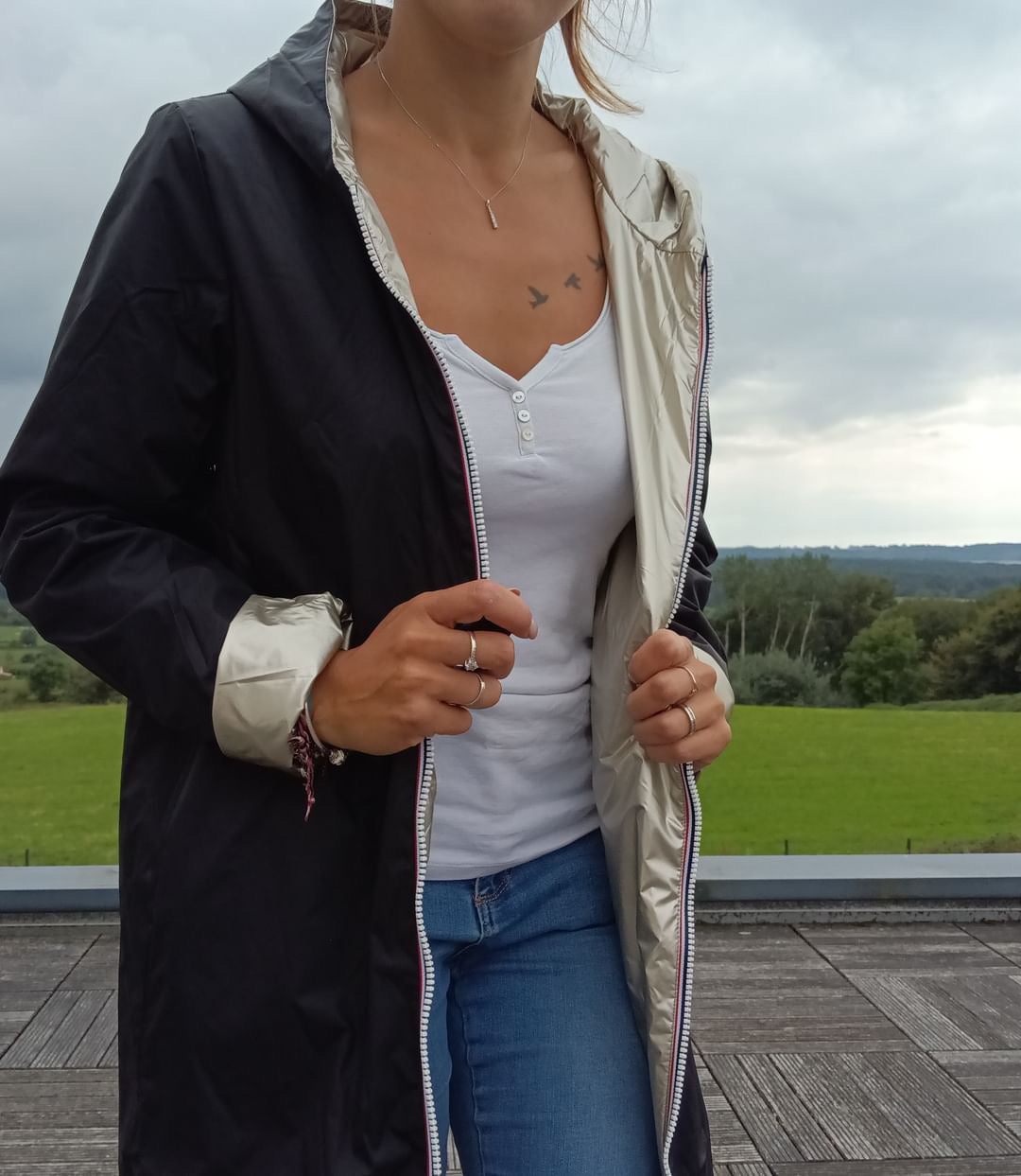 Laura Jo - Imperméable réversible long mi-saison garnissage ouate couleur noir / doré - Curvy