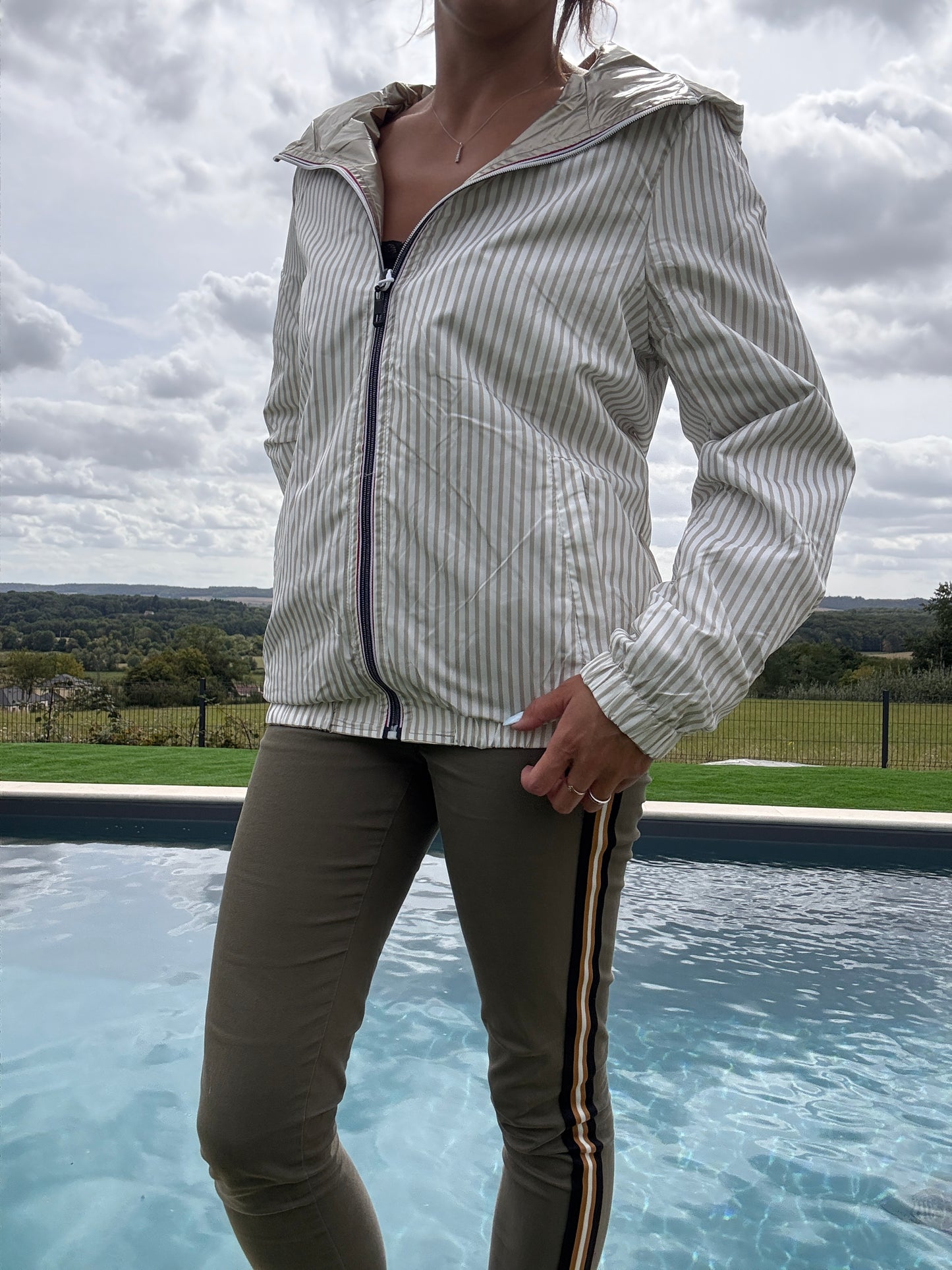 New Lolo - Manteau court mi fesses léger imperméable réversible doré capuche intérieur marin beige blanc