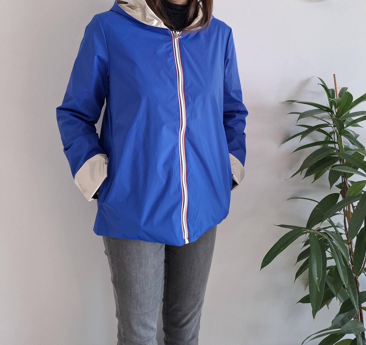 Laura Jo - Imperméable réversible court sans garnissage ouate couleur bleu électrique doré