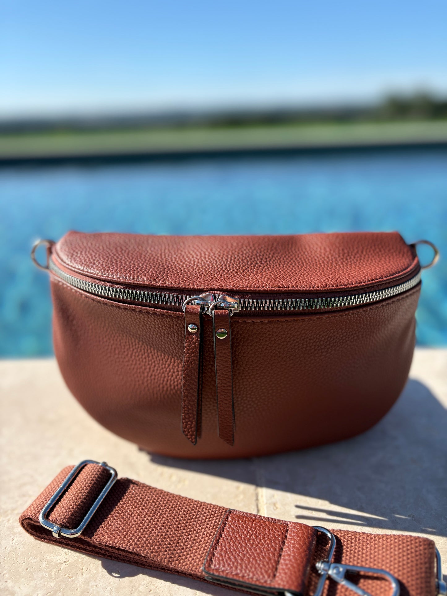 Sac banane simili cuir marron double fermeture