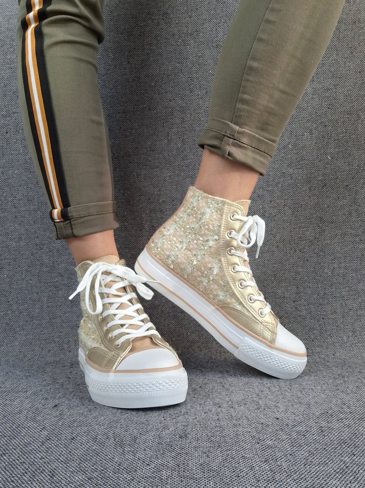 Chaussures baskets hautes en tweed doré style converse