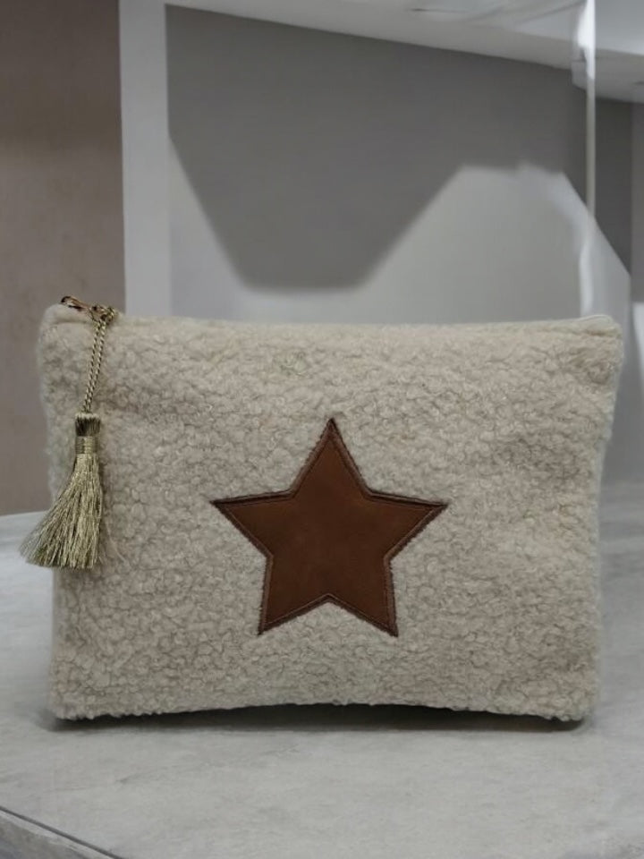 Pochette blanche avec une étoile marron