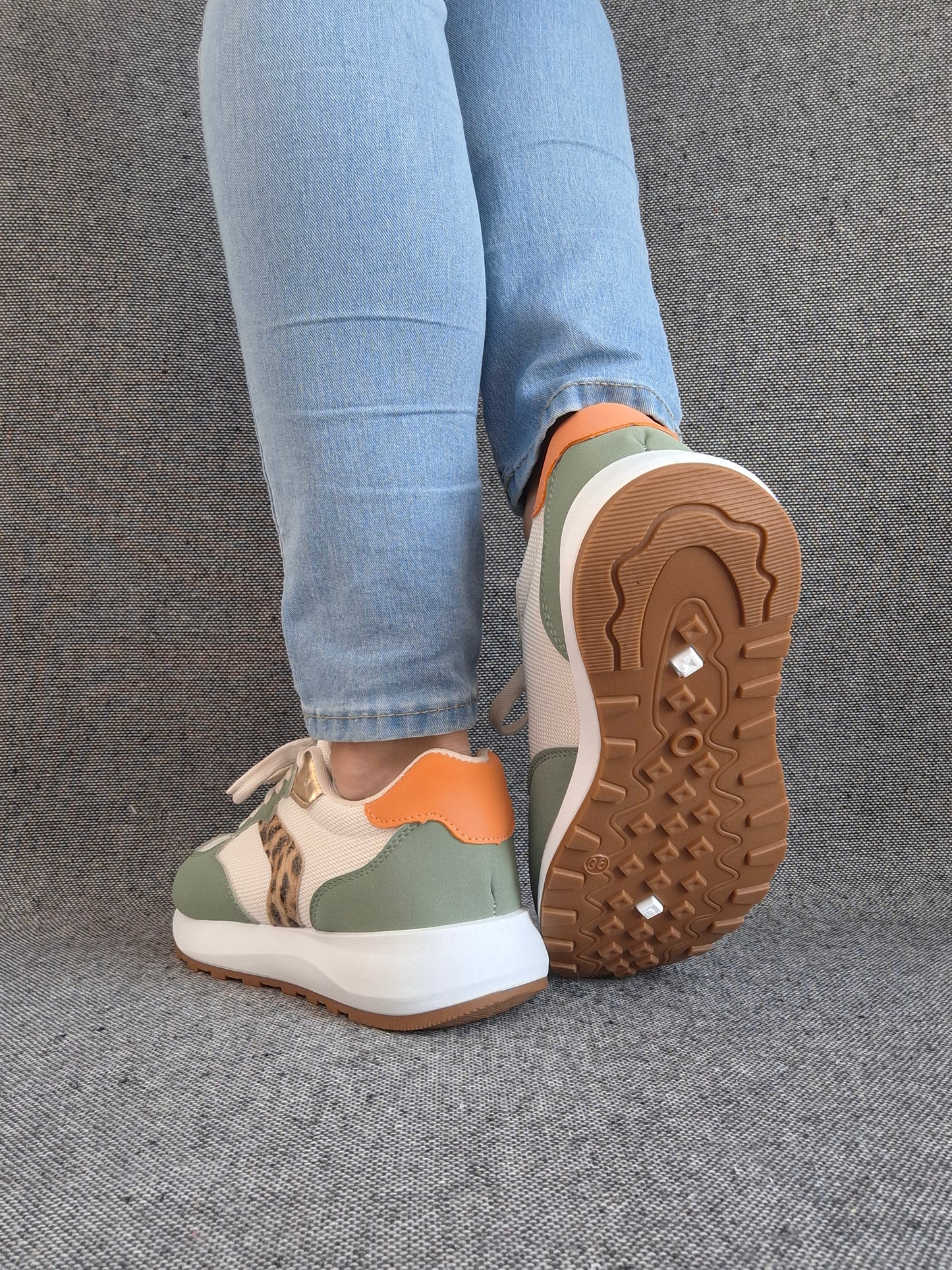 Chaussures baskets basses vert d'eau tendance avec détails léopard style sneakers