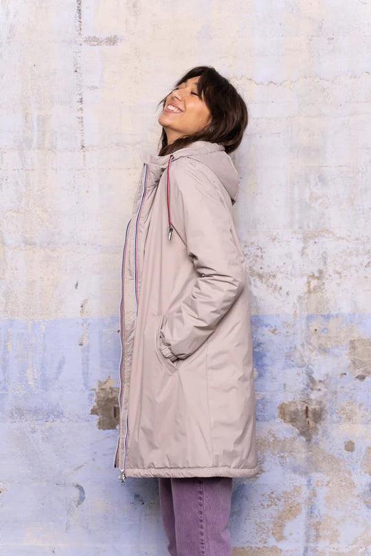 Laura Jo - Imperméable long doublé en fausse fourrure cordon tricolore couleur beige