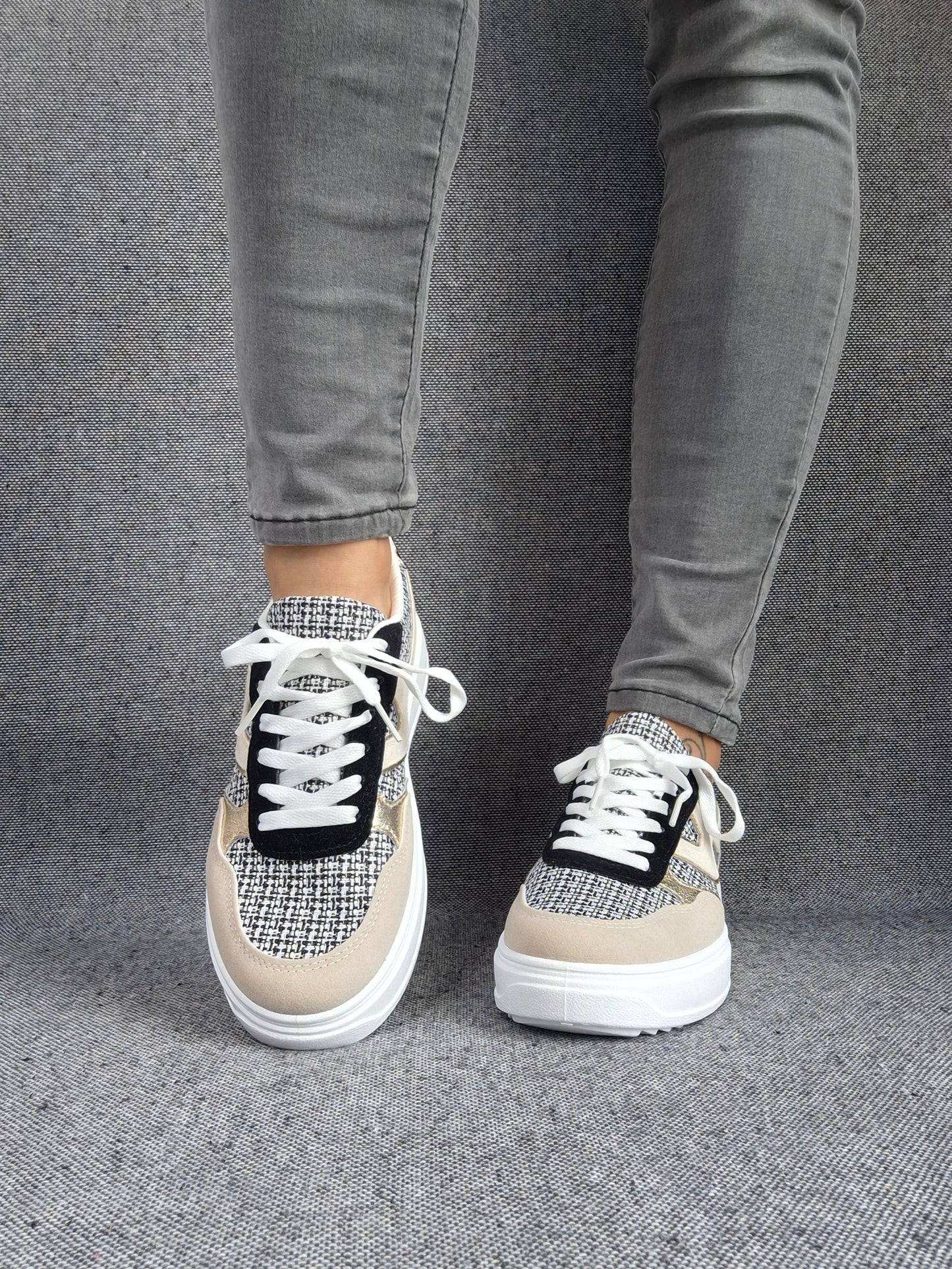 Chaussures baskets noires et blanches en tweed style converse