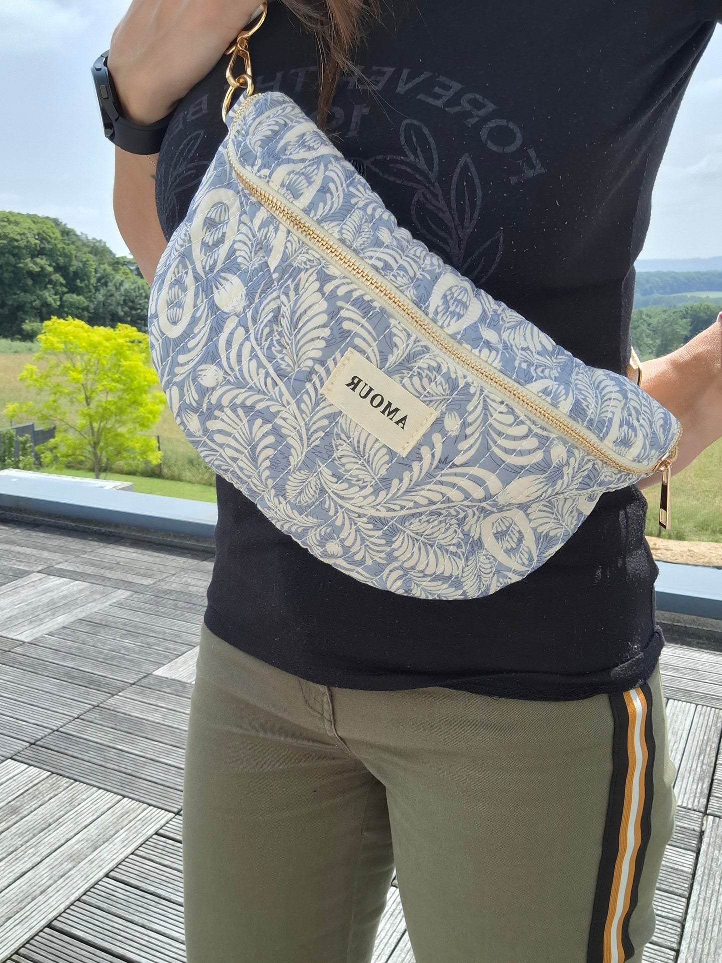 Sac banane en coton matelassé liberty fleuri bleu et creme
