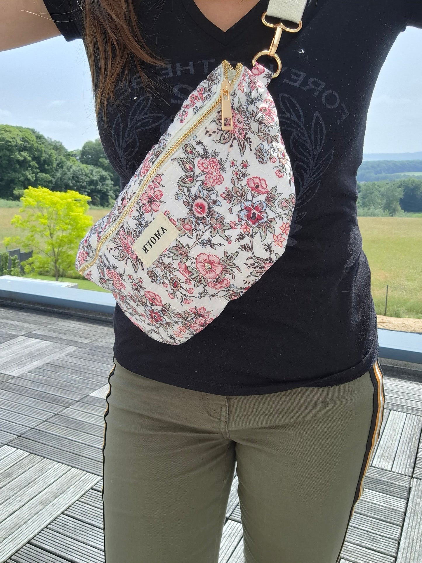 Sac banane en coton matelassé liberty fleuri noir rose creme