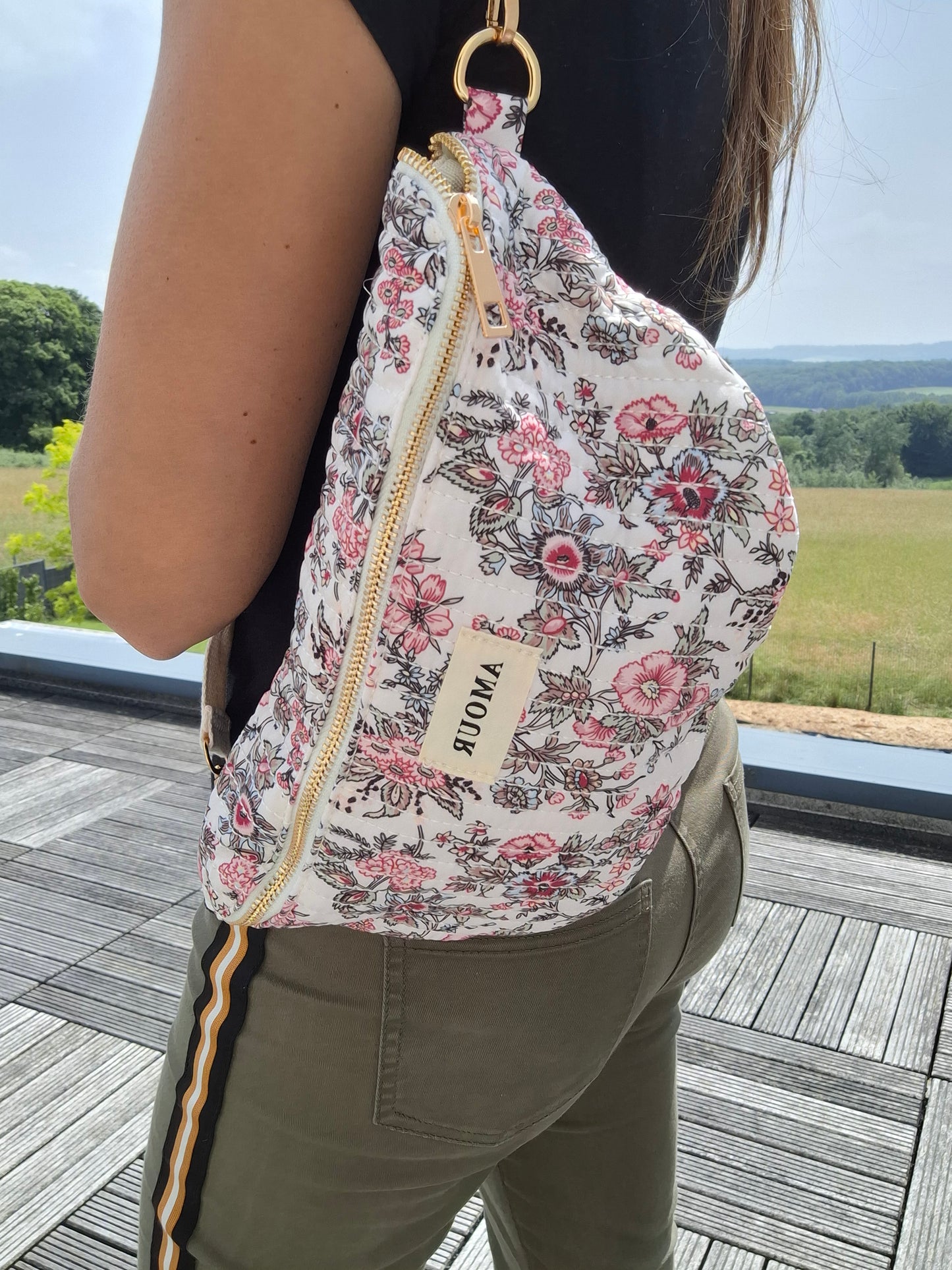 Sac banane en coton matelassé liberty fleuri noir rose creme
