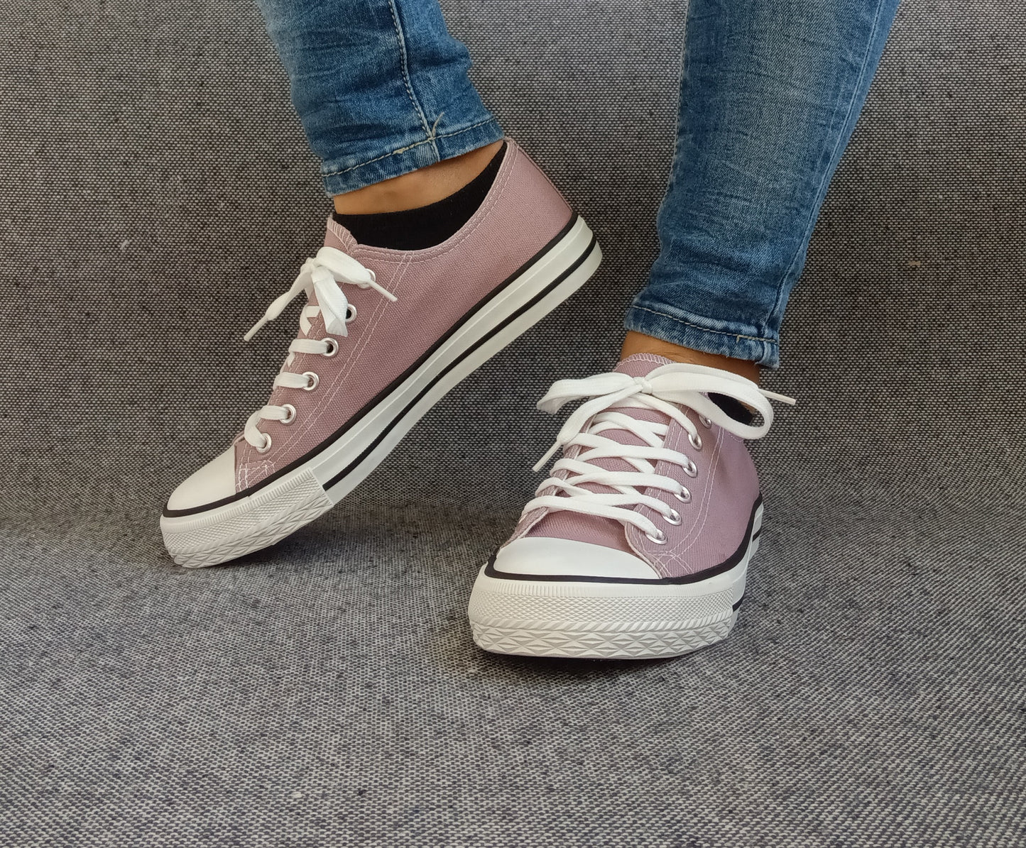 Chaussures baskets basses toile violet style converse