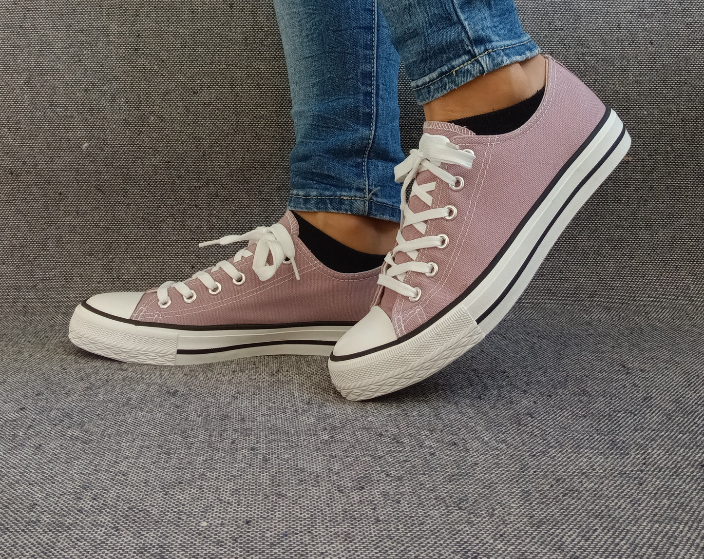 Chaussures baskets basses toile violet style converse