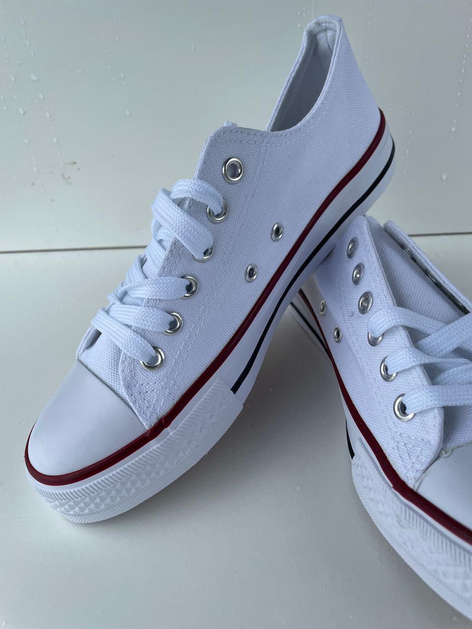 Baskets basses toile blanche style Converse Le Petit Placard