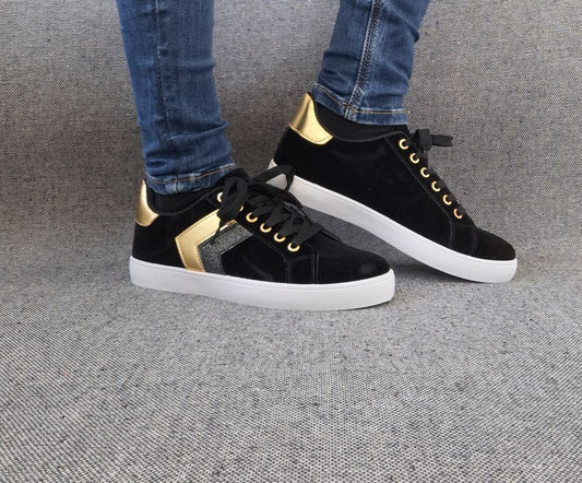 Chaussures baskets basses toucher doux noir doré - Le Petit Placard