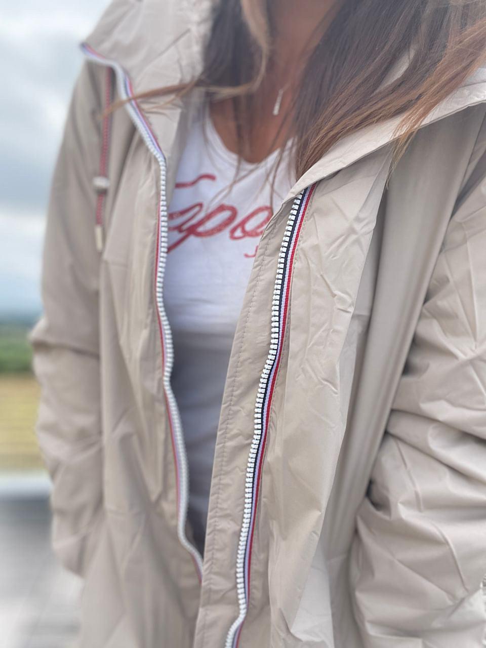 Imperméable long doublé en fausse fourrure cordon tricolore Marque Laura Jo Couleur Beige - Le Petit Placard