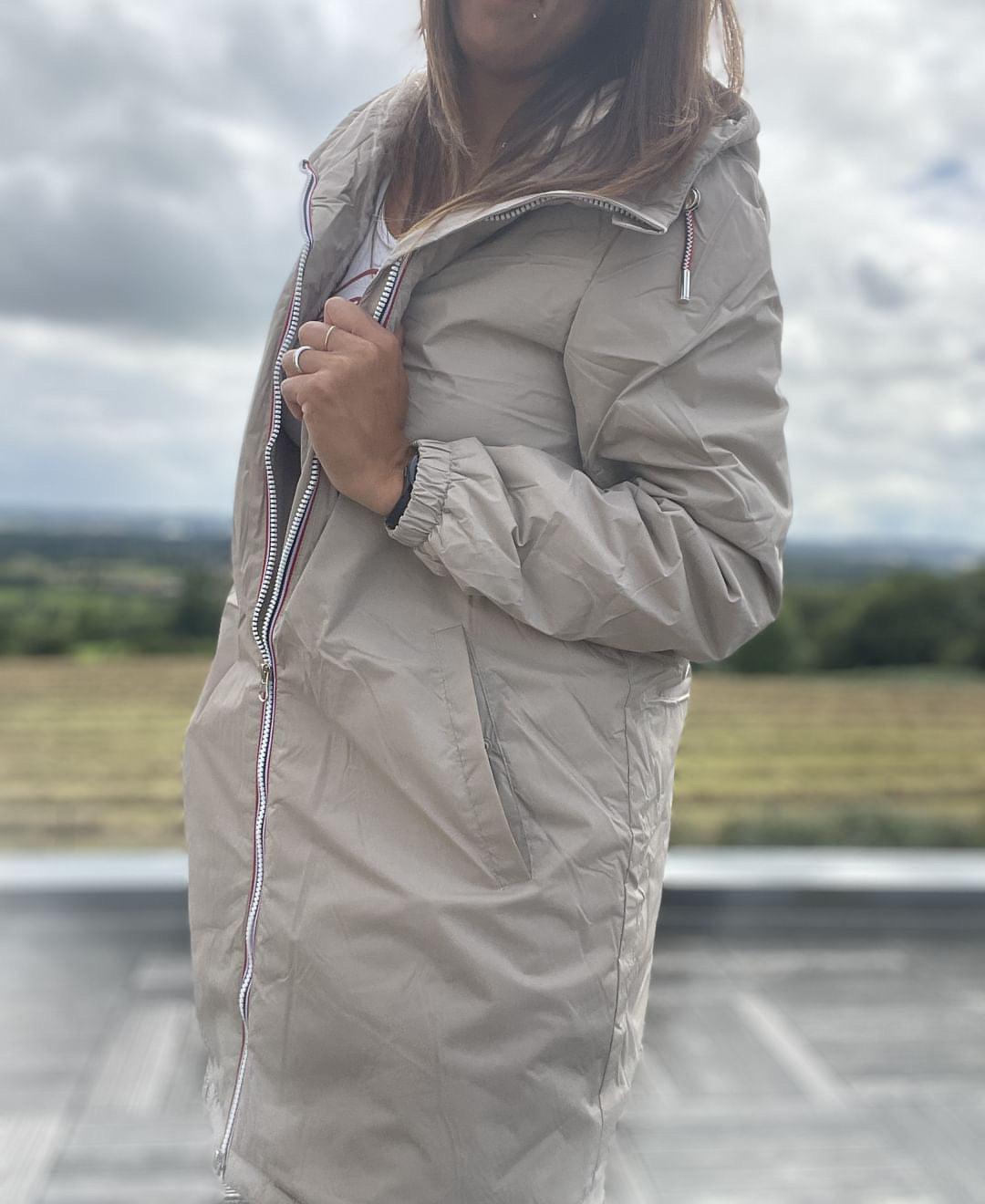 Imperméable long doublé en fausse fourrure cordon tricolore Marque Laura Jo Couleur Beige - Le Petit Placard