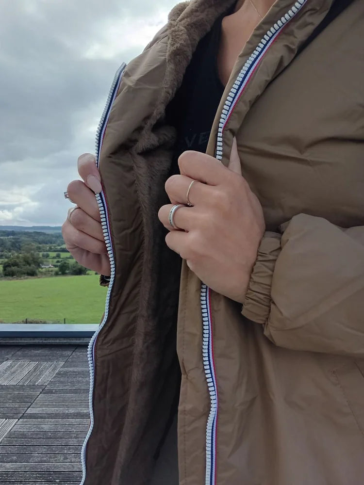 Imperméable long doublé en fausse fourrure cordon tricolore Marque Laura Jo Couleur Camel - Curvy - Le Petit Placard
