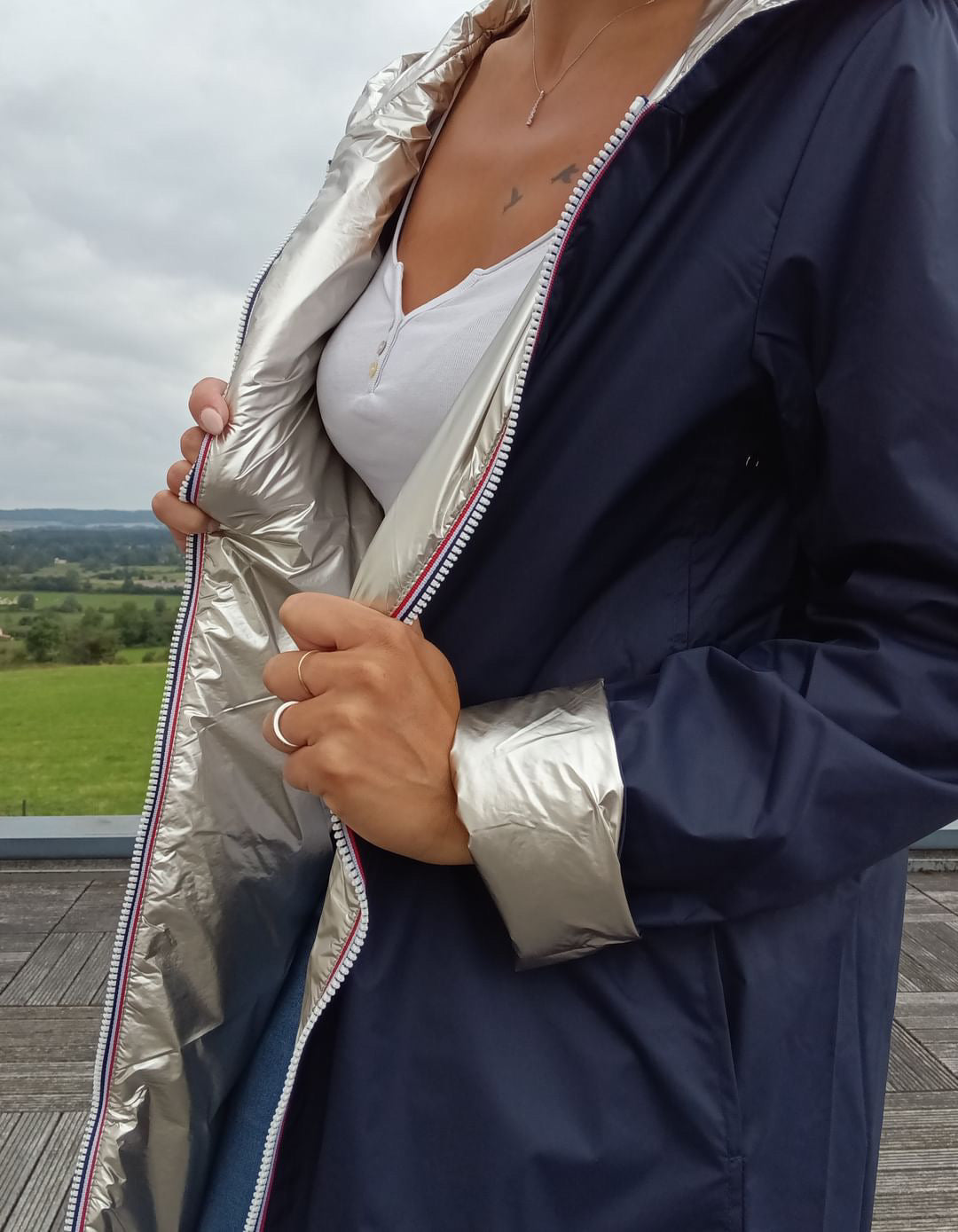 Imperméable réversible long mi-saison garnissage ouate Marque Laura Jo Bleu Marine / Doré - Le Petit Placard