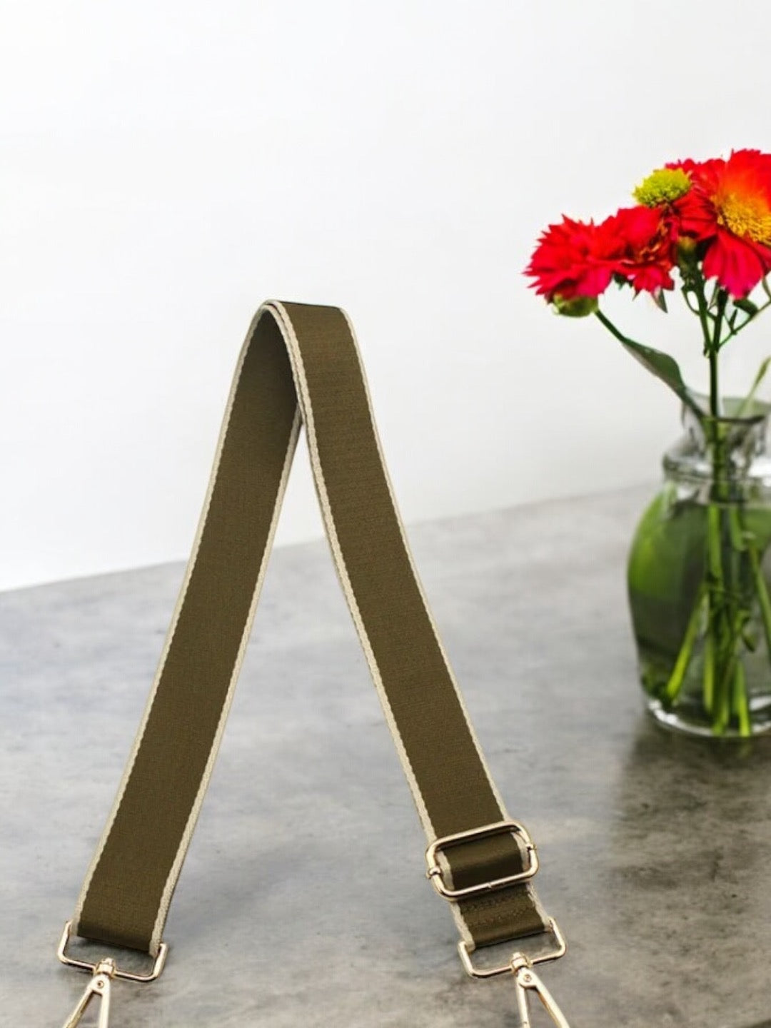 Bandoulière sangle kaki beige mousquetons dorés Le Petit placard