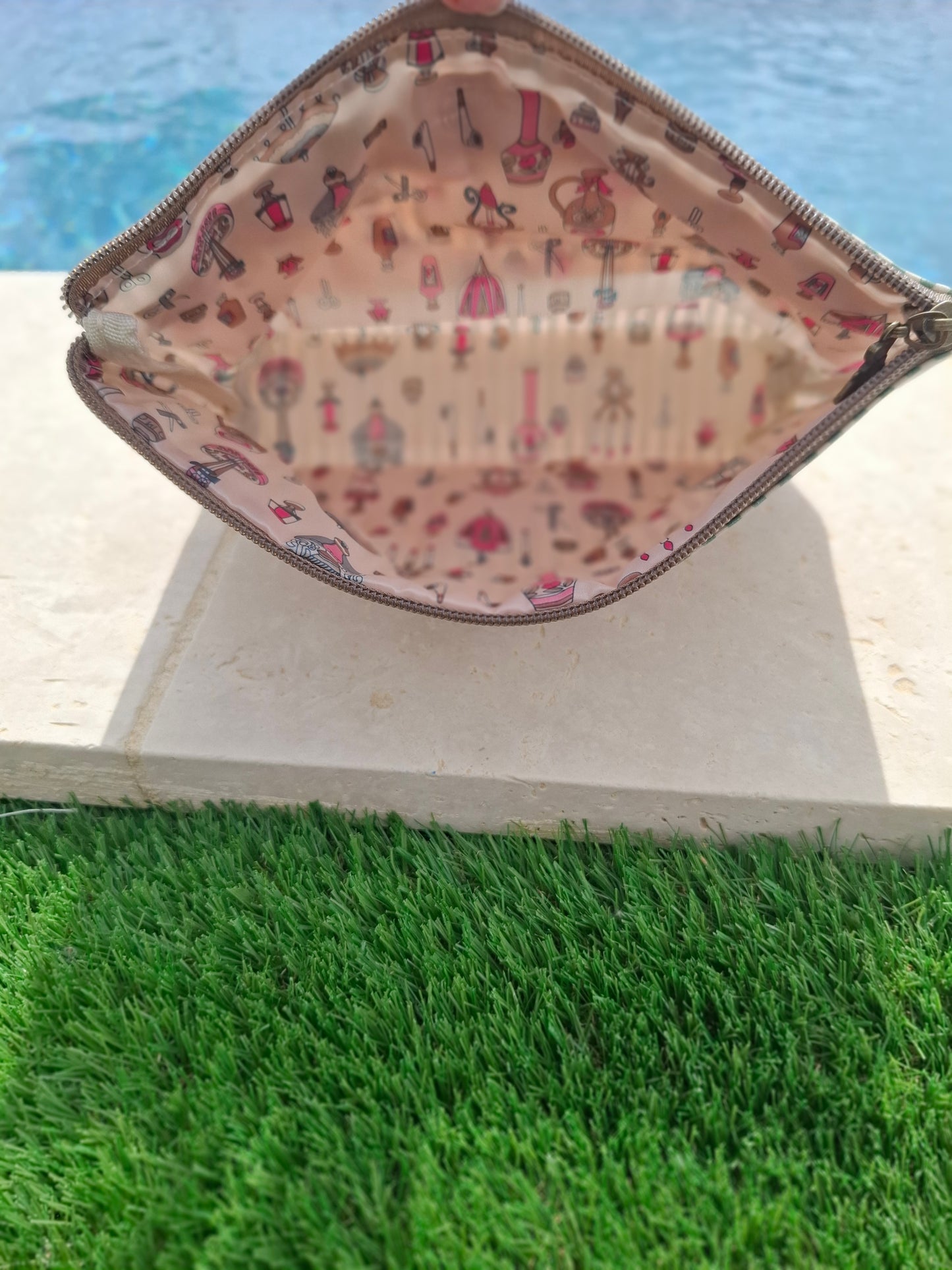 Pochette trousse en tissu imperméabilisé vert d’eau et blanc