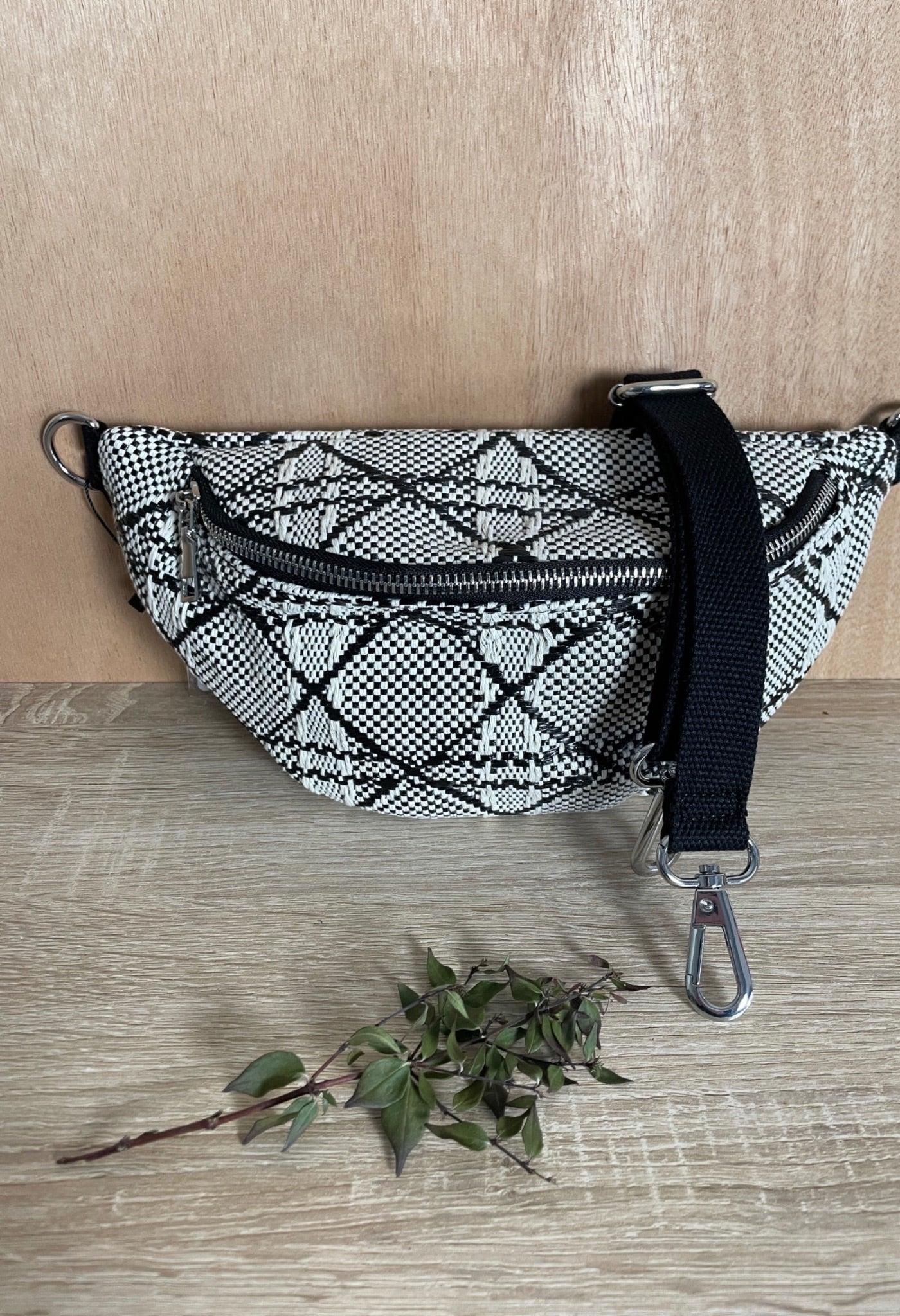 Sac banane effet tissu tress?� noir et blanc �?? Le Petit Placard