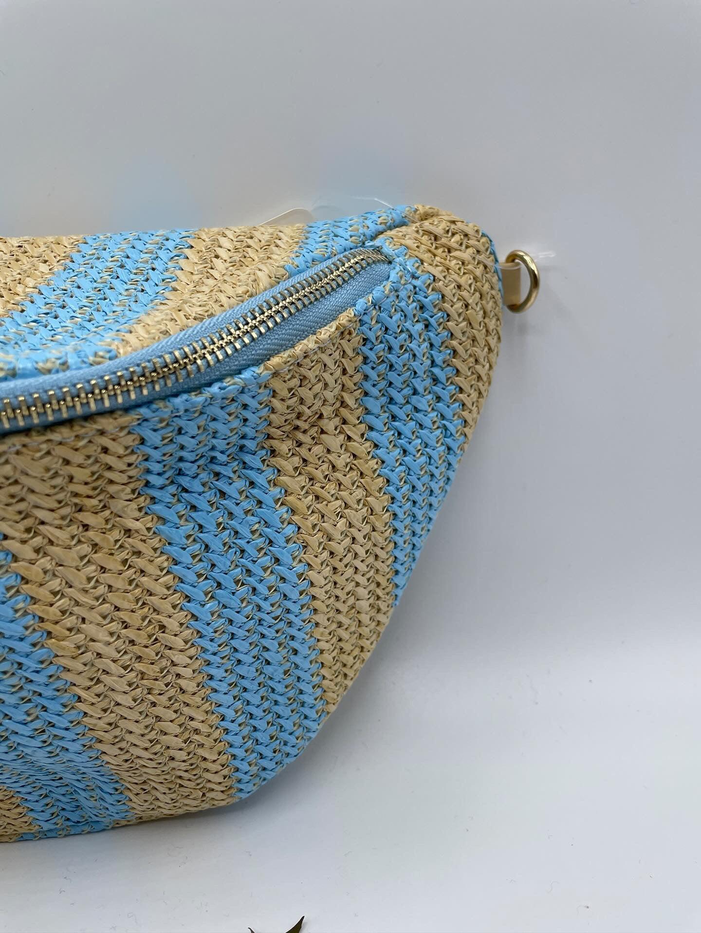 Sac banane tressé raphia beige et bleu - Le Petit Placard