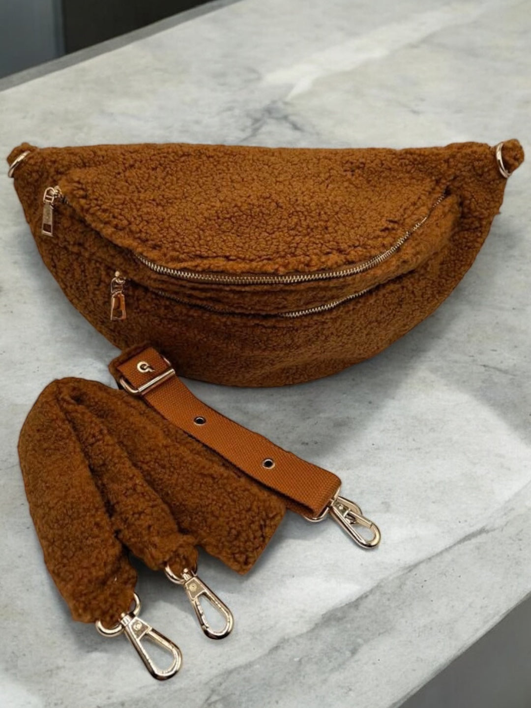 Sac banane XL peluche moumoute camel avec bandouliere moumoute - Le Petit Placard