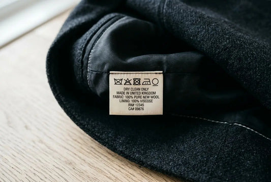 Comment laver un manteau qui ne va pas en machine sans l'abîmer