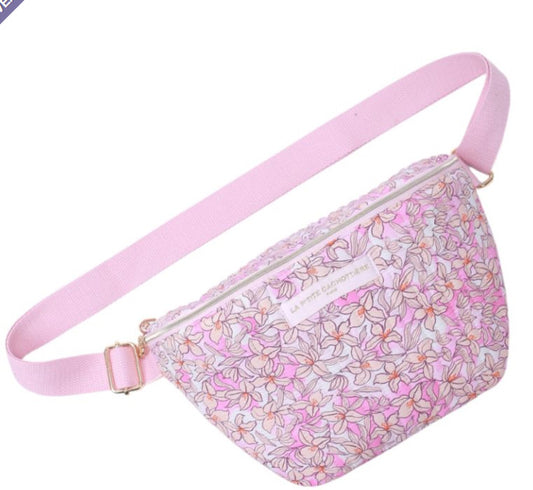 Nouveautés - Sac banane en coton liberty fleuri rose « La Ptite cachottière » (photos à venir)