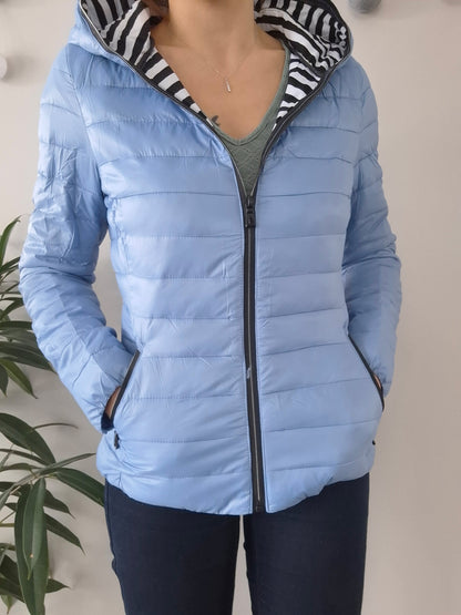 Attrait Paris - Manteau doudoune imperméable et matelassé bleu clair avec capuche